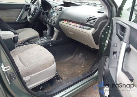 2015 Subaru Forester 2.5I Premium z USA, uszkodzony, nr VIN JF2SJAFC3FH574147